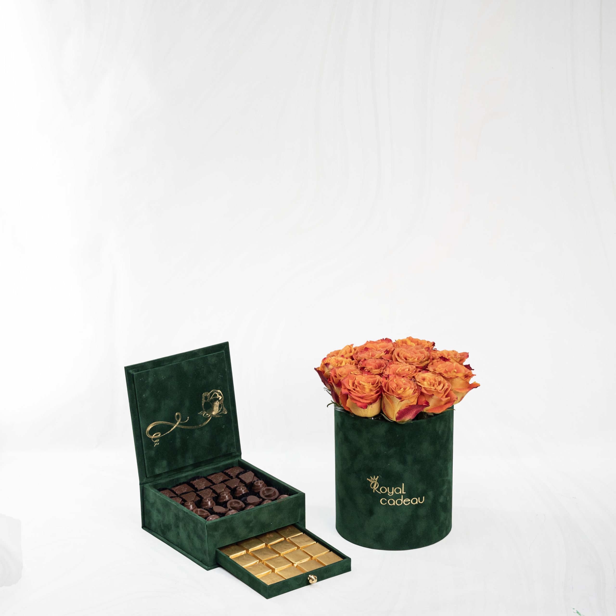 Luxury Peach Bloom Set β Green Flower Box