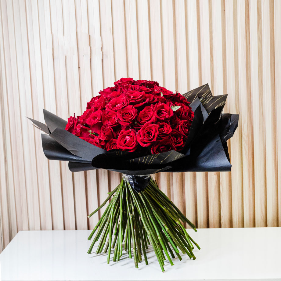 100 Red Roses Bouquet