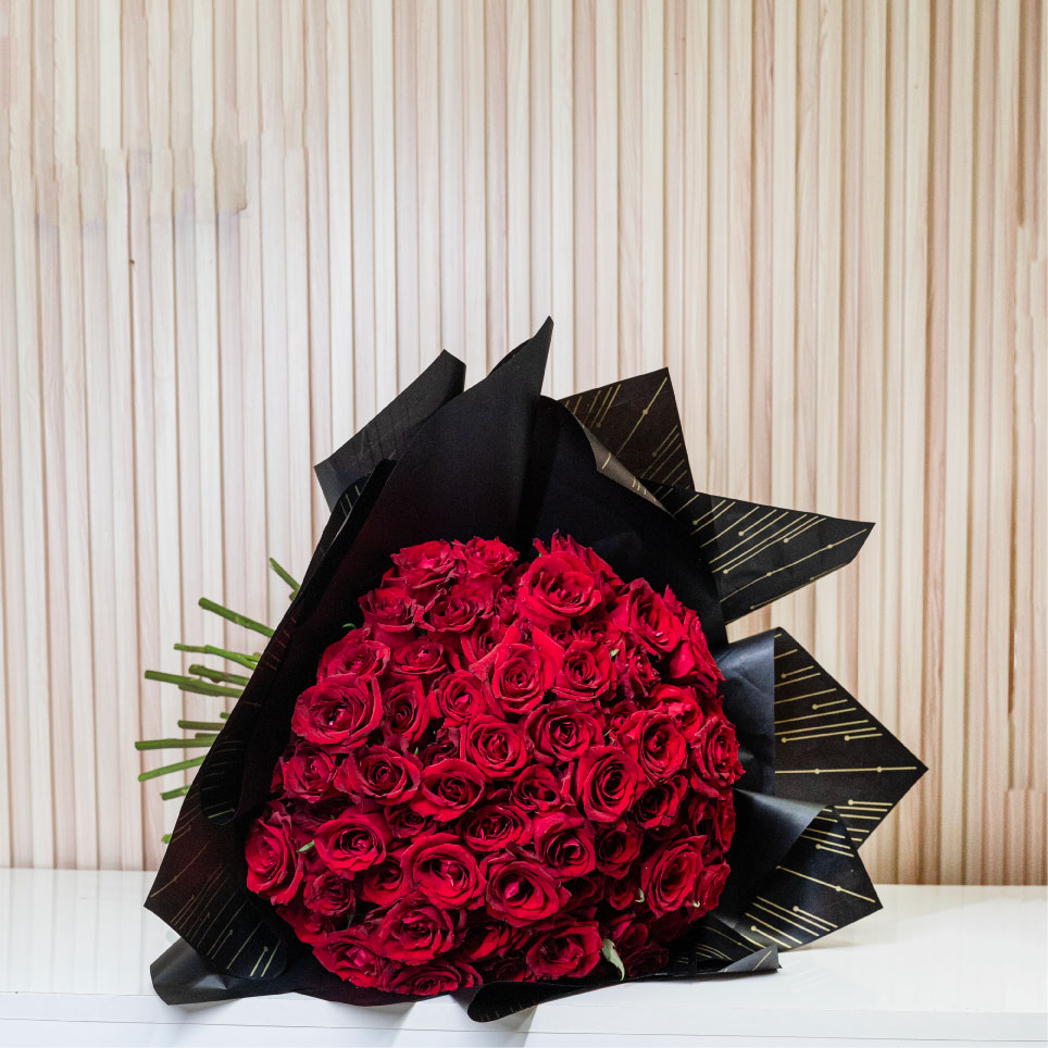 100 Red Roses Bouquet - Image 2